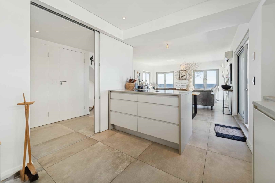 2 Bedroom Property for Sale in Mouille Point Western Cape